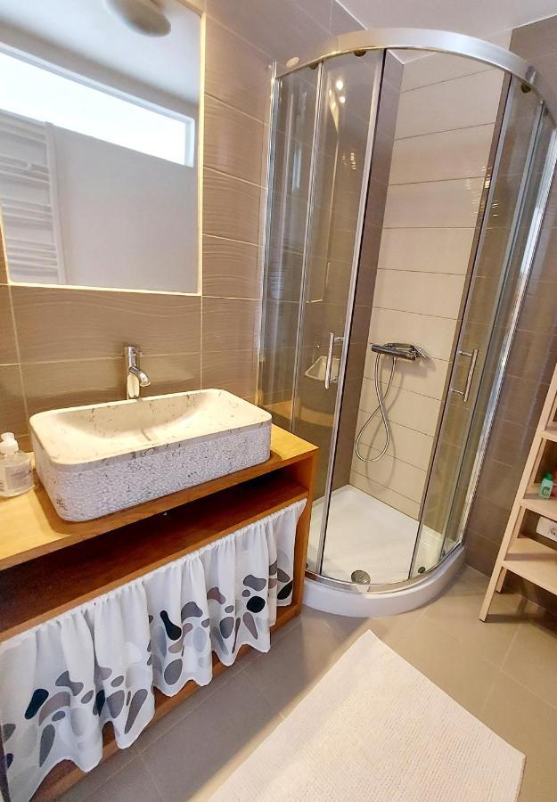 Apartma Kras Komen Exterior foto
